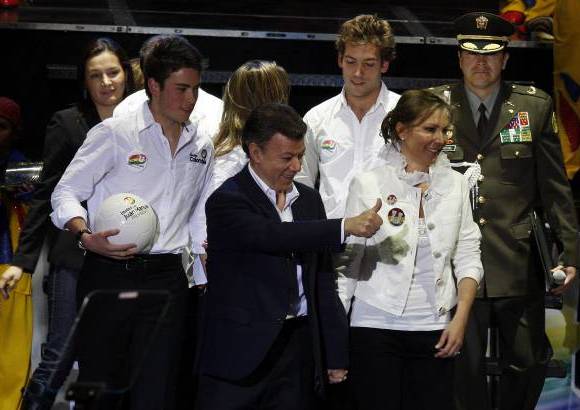 Colprensa - Juan Manuel Santos indicó que desde hoy es el presidente electo de todos los colombianos, de quienes votaron por él y de quienes no lo hicieron.