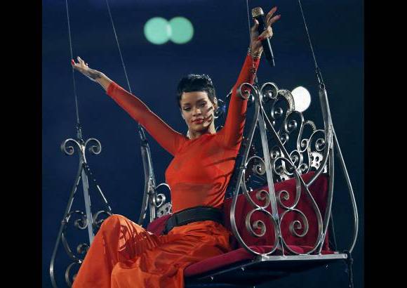 Reuters - La Paraorquesta Británica, la estrella del pop Rihanna, el rapero Jay-Z y Coldplay fueron algunos de los invitados musicales a la velada de clausura.