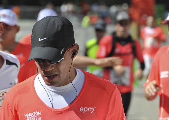 Esteban Jaramillo y Sebasti&#225;n Salazar - M&#225;s de 10 mil competidores se dieron cita en esta hist&#243;rica cita deportiva que se corr&#237;a en las modalidades de 5, 10, 21 y 42 kil&#243;metros.