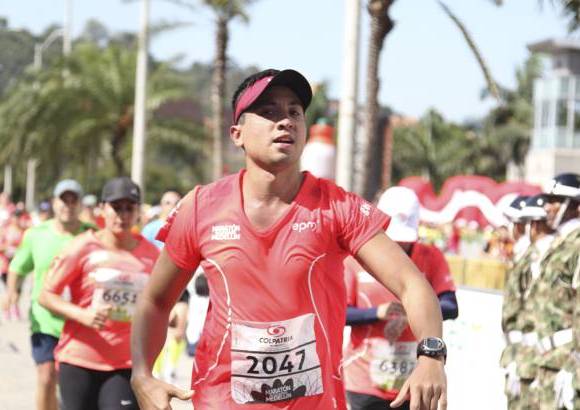 Esteban Jaramillo y Sebasti&#225;n Salazar - M&#225;s de 10 mil competidores se dieron cita en esta hist&#243;rica cita deportiva que se corr&#237;a en las modalidades de 5, 10, 21 y 42 kil&#243;metros.