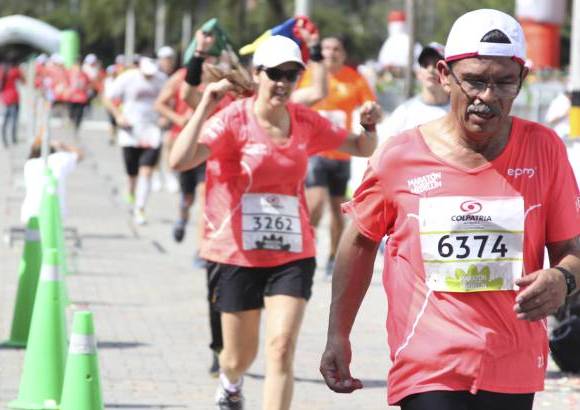 Esteban Jaramillo y Sebasti&#225;n Salazar - M&#225;s de 10 mil competidores se dieron cita en esta hist&#243;rica cita deportiva que se corr&#237;a en las modalidades de 5, 10, 21 y 42 kil&#243;metros.