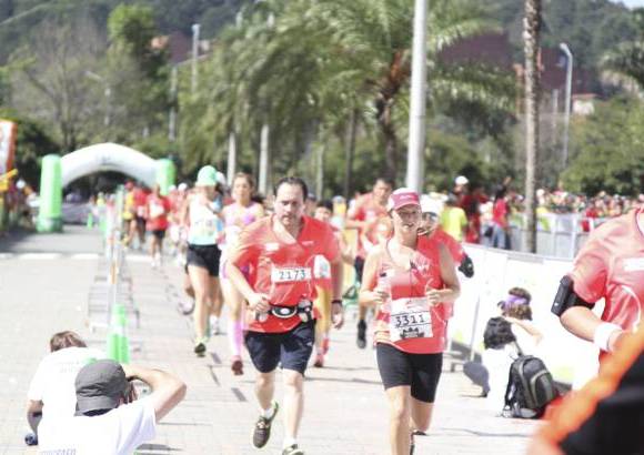 Esteban Jaramillo y Sebasti&#225;n Salazar - M&#225;s de 10 mil competidores se dieron cita en esta hist&#243;rica cita deportiva que se corr&#237;a en las modalidades de 5, 10, 21 y 42 kil&#243;metros.