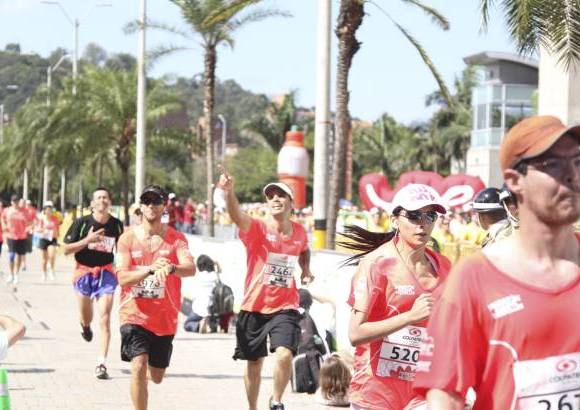 Esteban Jaramillo y Sebasti&#225;n Salazar - M&#225;s de 10 mil competidores se dieron cita en esta hist&#243;rica cita deportiva que se corr&#237;a en las modalidades de 5, 10, 21 y 42 kil&#243;metros.