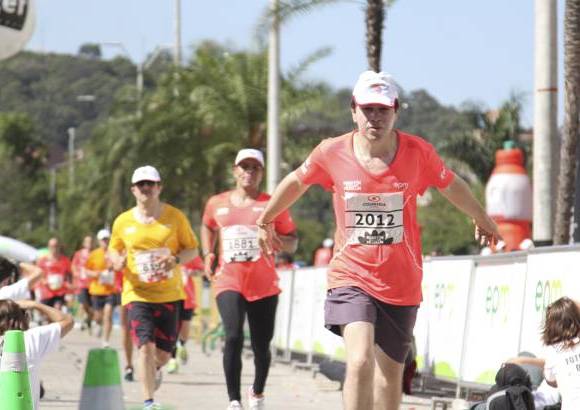 Esteban Jaramillo y Sebasti&#225;n Salazar - M&#225;s de 10 mil competidores se dieron cita en esta hist&#243;rica cita deportiva que se corr&#237;a en las modalidades de 5, 10, 21 y 42 kil&#243;metros.
