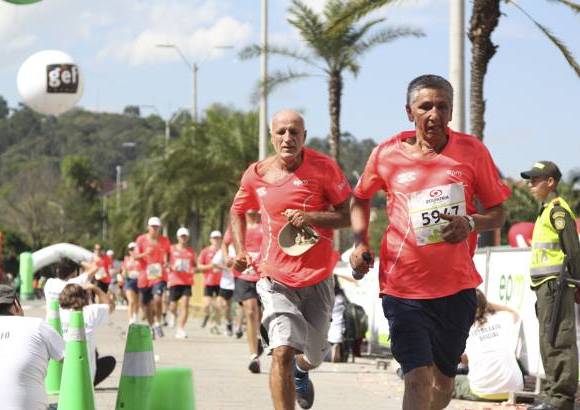 Esteban Jaramillo y Sebasti&#225;n Salazar - M&#225;s de 10 mil competidores se dieron cita en esta hist&#243;rica cita deportiva que se corr&#237;a en las modalidades de 5, 10, 21 y 42 kil&#243;metros.