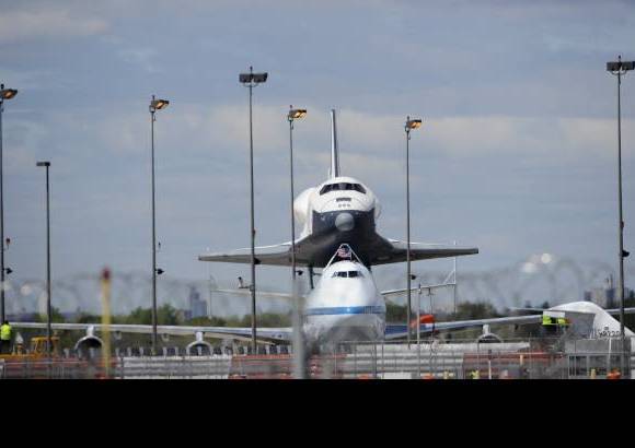 Foto Reuters - Cuando finalmente aterriz&#243; el B747, el controlador dijo a sus tripulantes: &quot;Bienvenidos a Nueva York y gracias por el espect&#225;culo&quot;.