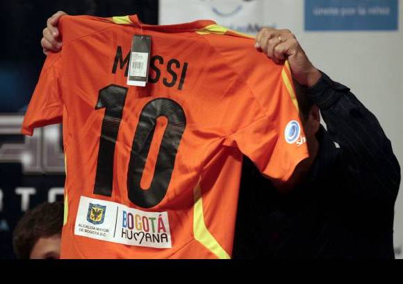 Colprensa - El equipo de Messi ser&#225; dirigido por el brasile&#241;o Dunga. Dunga, campe&#243;n mundial en E.U. 94, manifest&#243; que &quot;dirigir a grandes campeones para un partido de la fundaci&#243;n de Messi es un placer para nosotros, as&#237; que vamos a estar juntos y disfrutar este momento&quot;.