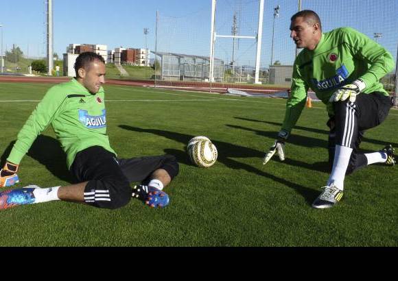 Foto Colprensa - David Ospina y Faryd Mondrag&#243;n son los responsables del arco colombiano ante Uruguay.