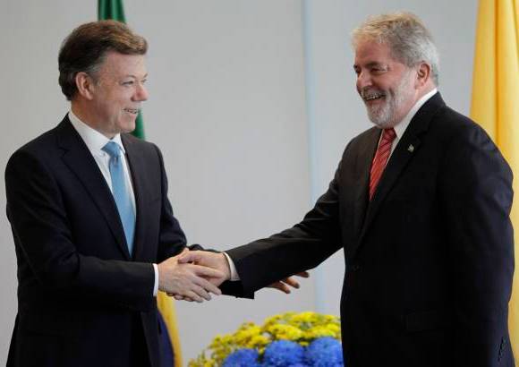 Reuters - Los mandatarios hicieron un repaso de la situación política regional y abordaron asuntos de interés bilateral, con énfasis en las relaciones comerciales.