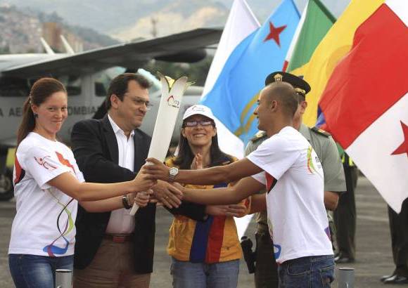 Donaldo Zuluaga - &quot;Alicia, alto voltaje, capacidad de so&#241;ar y realizar. Concibi&#243; para Medell&#237;n una manera &#250;nica de hacer Juegos Suramericanos&quot;: Alonso Salazar, exalcalde de Medell&#237;n.