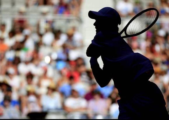 AP - Esfuerzo al m&#225;ximo para lograr la haza&#241;a de conquistar el primer Grand Slam del a&#241;o.