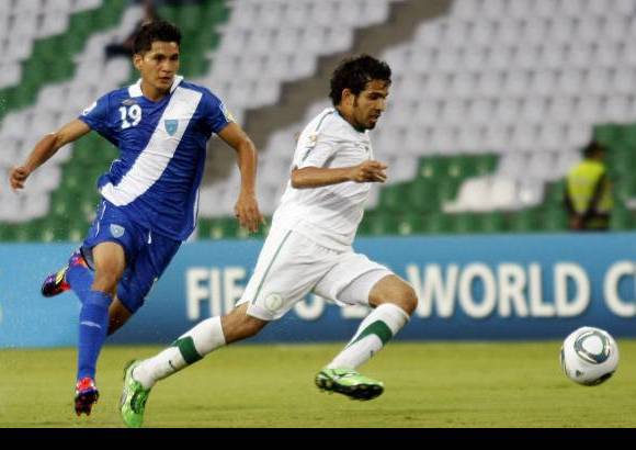 Colprensa - Entre los planes de muchos no estaba que Arabia se instalara en los octavos de final del Mundial, pero el fútbol que ha mostrado en sus dos presentaciones hace pensar que le alcanza para seguir escalando en el torneo.
