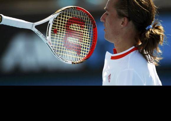 Reuters - El ucraniano Alexandr Dolgopolov, quien super&#243; al australiano Greg Jones.