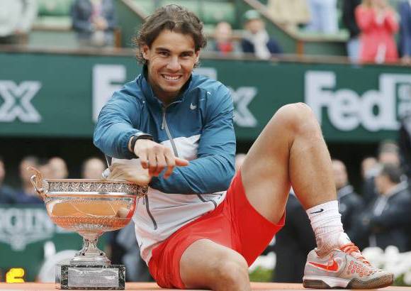Reuters - En su octava final en Par&#237;s derrot&#243; a su compatriota Ferrer con una gran contundencia, 6-3, 6-2, 6-3, en 2 horas y 17 minutos.