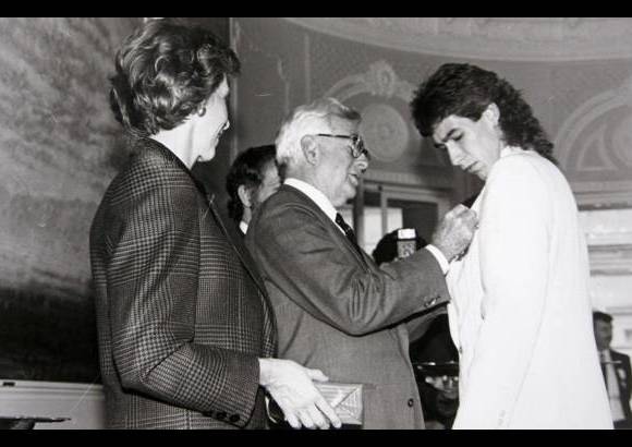 FOTOs archivo, Manuel Saldarriaga y Jaime P&#233;rez - El presidente de Colombia Virgilio Barco lo condecor&#243;. Eran tiempos de reconocimientos.