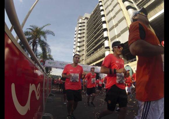 Esteban Jaramillo y Sebastián Salazar - Más de 10 mil competidores se dieron cita en esta histórica cita deportiva que se corría en las modalidades de 5, 10, 21 y 42 kilómetros.