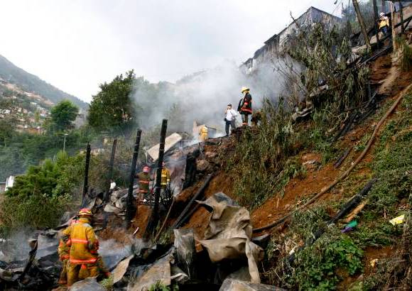 Esteban Vanegas - El incendio se present&#243; en una falda en la que en septiembre de 1974 hubo una tragedia invernal que dej&#243; unos 50 muertos.