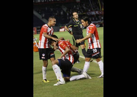 Colprensa - Junior gole&#243; 4-0 a Quind&#237;o en el Metropolitano.