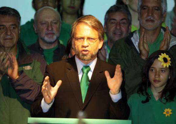 Colprensa - El candidato del Partido Verde, Antanas Mockus, reconoci&#243; la arrasadora victoria de Juan Manuel Santos en la segunda vuelta electoral.