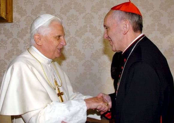 AP - Karol Wojtyla adopt&#243; los dos nombres -la segunda vez que un papa tomaba un nombre doble- en homenaje a Juan Pablo I, a Juan XXIII y a Pablo VI.