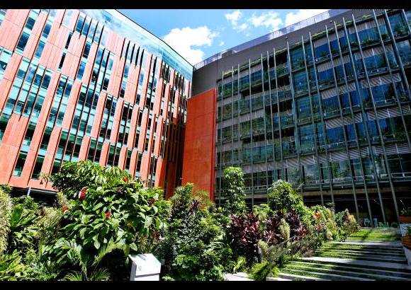FOTO EL COLOMBIANO - Un complejo para la tecnolog&#237;a, ejemplo de arquitectura y s&#237;mbolo urbano de la ciudad competitiva e innovadora que se promueve desde la Administraci&#243;n P&#250;blica. Desde all&#237; se potencian nuevos negocios basados en el conocimiento.