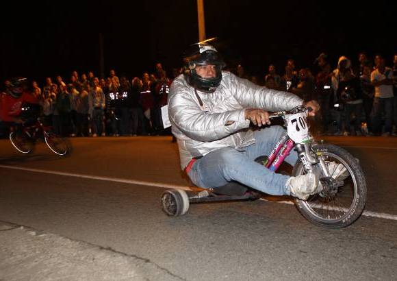 Hern&#225;n Vanegas - Las bicicletas, las patinetas y los triciclos subieron la temperatura en la prueba del gravity del Cl&#225;sico EL COLOMBIANO-Indeportes Antioquia 2011 que se disput&#243; por Las Palmas.