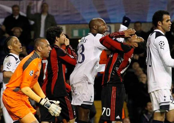 Reuters - Al caer en White Hart Lane, Milan lleva ahora cuatro eliminaciones consecutivas en la ronda de octavos, siempre ante equipos de la liga Premier, desde que se proclam&#243; campe&#243;n en 2007.