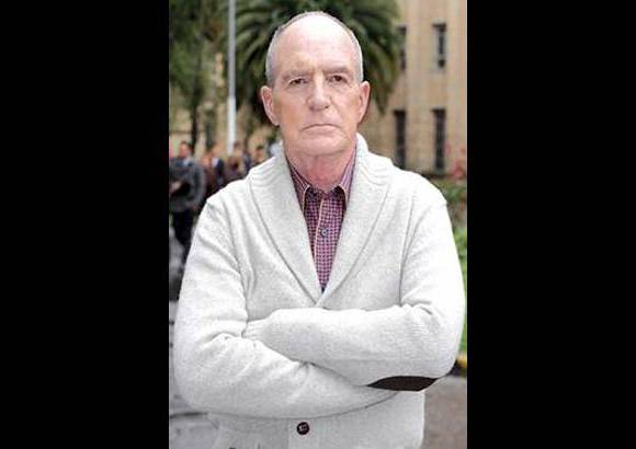 CORTES&#205;A CANAL CARACOL - El resto del elenco, luego de un proceso de casting que dur&#243; dos meses, est&#225; conformado por actores de reconocida trayectoria, como Kepa Amuchastegui en el papel de Alfonso Pulido, padre de Alejandro. Un neurocirujano de mucho prestigio, que adora a sus pacientes, as&#237; sean ricos, pobres o hipocondriacos, como Macarena.