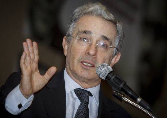 - Álvaro Uribe Vélez, el expresidente y líder del partido Centro Democrático encabezará la lista al Senado. El exmandatario es uno de los mayores críticos del actual Gobierno de Juan Manuel Santos, en los temas de seguridad y en los diálogos con la guerrilla.