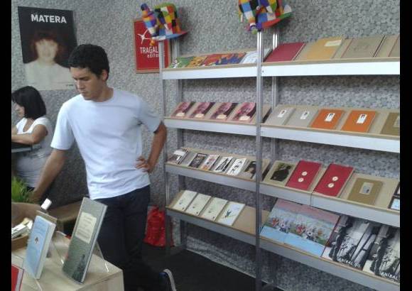Juan David Montoya - Tragaluz. Libros gr&#225;ficos. Industria local.