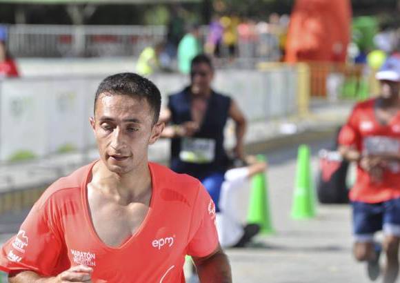 Esteban Jaramillo y Sebasti&#225;n Salazar - M&#225;s de 10 mil competidores se dieron cita en esta hist&#243;rica cita deportiva que se corr&#237;a en las modalidades de 5, 10, 21 y 42 kil&#243;metros.