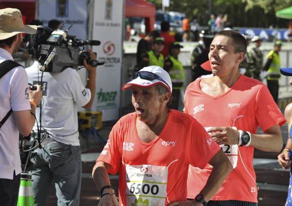 Esteban Jaramillo y Sebasti&#225;n Salazar - M&#225;s de 10 mil competidores se dieron cita en esta hist&#243;rica cita deportiva que se corr&#237;a en las modalidades de 5, 10, 21 y 42 kil&#243;metros.