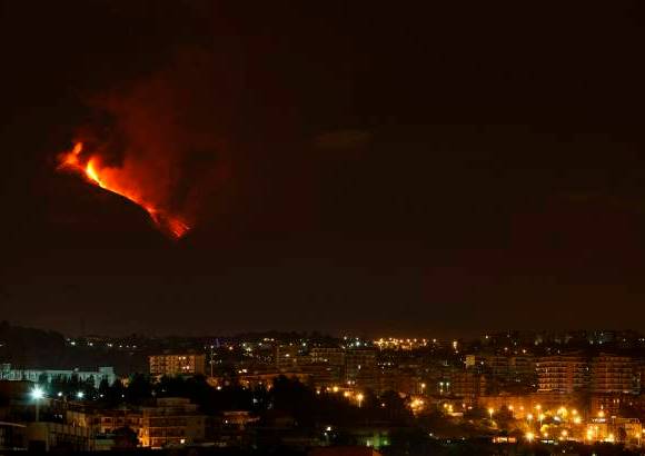 Reuters - Etna es el volcán más alto y el más activo de Europa, está en la isla de Sicilia, Italia.