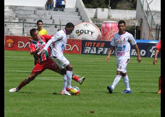 COLPRENSA - Los rojos capitalinos aprovecharon que Tolima no pasó del empate a un gol en Tunja contra Patriotas...