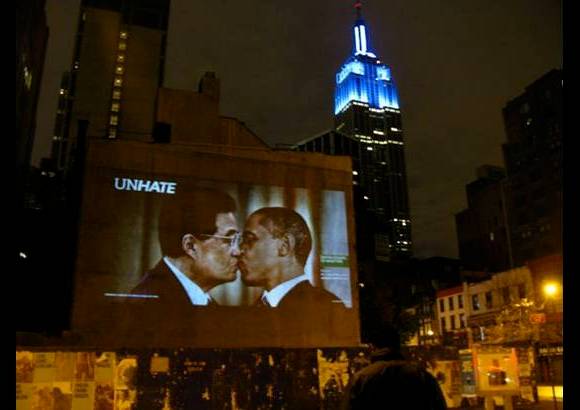 Cortes&#237;a - Las vallas publicitarias ya est&#225;n en las principales ciudades del mundo, esta en Nueva York.