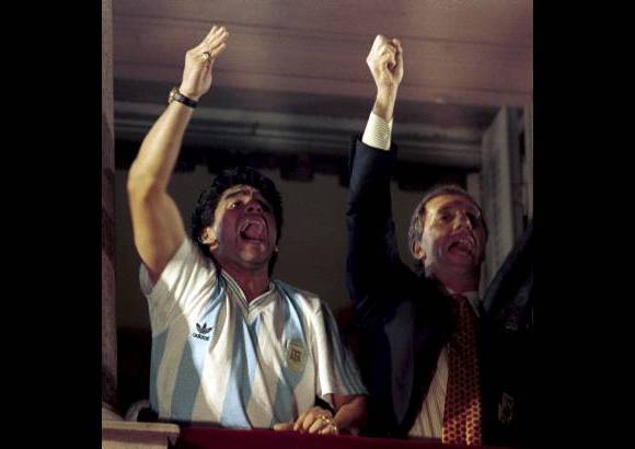 Archivo - Carlos Bilardo y Diego Maradona le dieron un t&#237;tulo Mundial a Argentina en M&#233;xico-86. Hoy no se la llevan bien.