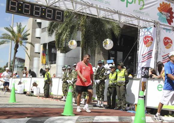 Esteban Jaramillo y Sebastián Salazar - Más de 10 mil competidores se dieron cita en esta histórica cita deportiva que se corría en las modalidades de 5, 10, 21 y 42 kilómetros.