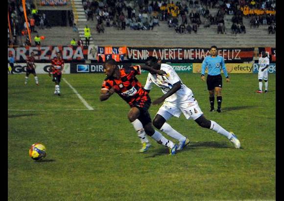COLPRENSA - Chic&#243; 3 - 0 Tolima