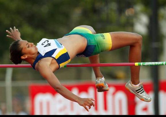 - La antioqueña Sara Muñoz Grisales (1.74 metros) se colgó el bronce en el salto de altura. El oro y la plata fueron para deportistas de Brasil: Valdileia Silva (1.83) y Lais Silva (1.77).