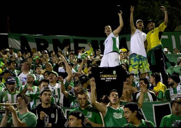 AP - Con el resultados a favor y un rival desperado, Nacional manej&#243; el juego. Las variantes del t&#233;cnico Juan Carlos Osorio resultaron efectivas. Los hinchas que acompa&#241;aron el equipo recibieron su recompensa y celebraron en las tribunas del estadio Marcelo Bielsa.
