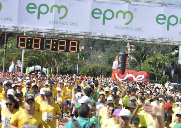 Esteban Jaramillo y Sebastián Salazar - Más de 10 mil competidores se dieron cita en esta histórica cita deportiva que se corría en las modalidades de 5, 10, 21 y 42 kilómetros