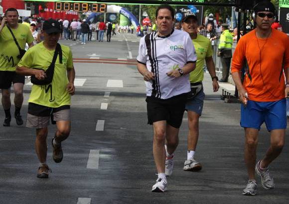 Donaldo Zuluaga - El ministro Vargas Lleras destac&#243; la masiva participaci&#243;n en la competencia.