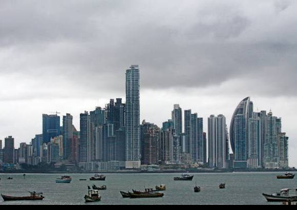Pablo Andrés Montoya Gómez - Panamá se ha ido transformando en una de las urbes con más rascacielos del continente americano. The Point, con 266 metros, es el edificio más alto del país.