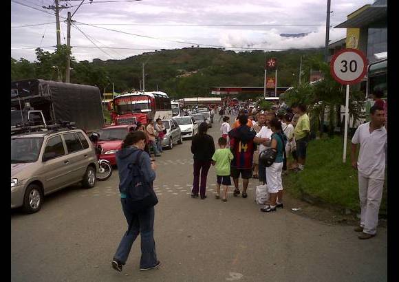 Juan Felipe Quintero - La operaci&#243;n retorno se convirti&#243; en un calvario para los viajeros paisas, por problemas en la v&#237;a al Occidente.