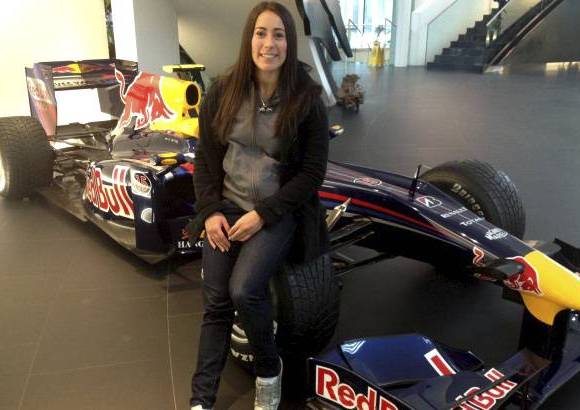 CORTES&#205;A MARIANA PAJ&#211;N - Tan bueno fue su trabajo, que la antioque&#241;a super&#243; los registros del triple campe&#243;n mundial de F&#243;rmula Uno, Sebastian Vettel.