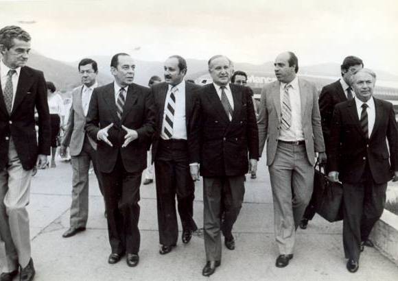 Archivo - Con &#193;lvaro Rubio, &#193;lvaro G&#243;mez Hurtado, Misael Pastrana y Belisario Betancur.