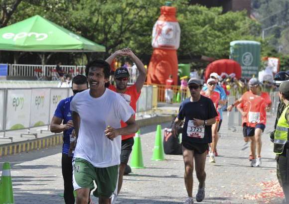 Esteban Jaramillo y Sebasti&#225;n Salazar - M&#225;s de 10 mil competidores se dieron cita en esta hist&#243;rica cita deportiva que se corr&#237;a en las modalidades de 5, 10, 21 y 42 kil&#243;metros.