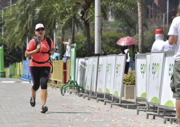 Esteban Jaramillo y Sebasti&#225;n Salazar - M&#225;s de 10 mil competidores se dieron cita en esta hist&#243;rica cita deportiva que se corr&#237;a en las modalidades de 5, 10, 21 y 42 kil&#243;metros.