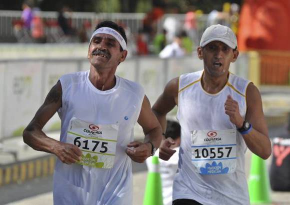 Esteban Jaramillo y Sebasti&#225;n Salazar - M&#225;s de 10 mil competidores se dieron cita en esta hist&#243;rica cita deportiva que se corr&#237;a en las modalidades de 5, 10, 21 y 42 kil&#243;metros.