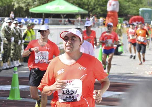 Esteban Jaramillo y Sebasti&#225;n Salazar - M&#225;s de 10 mil competidores se dieron cita en esta hist&#243;rica cita deportiva que se corr&#237;a en las modalidades de 5, 10, 21 y 42 kil&#243;metros.